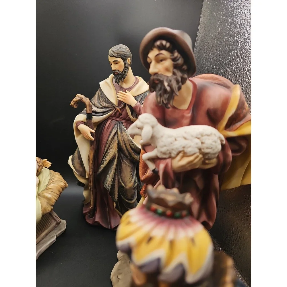 Grandeur Noel 2002 9 piece HAND PAINTED PORCELAIN NATIVITY Scene Collection